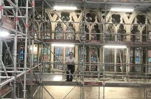 Jeanne Demilliano, ancienne de la fondation, sur le chantier de restauration de Notre-Dame de Paris