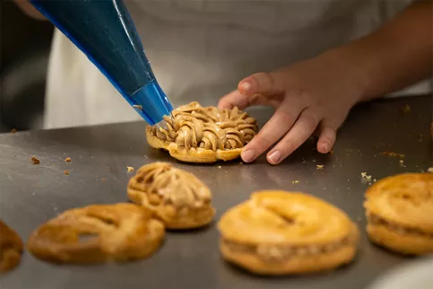 Réalisation de la crème d'un choux