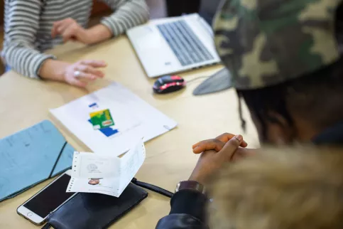 vu sur une table de travail et de réunion