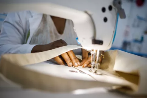 zoom sur une couture à la machine à coudre