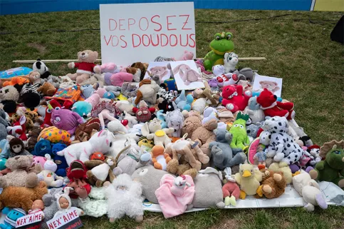 Collectif Les 400 000, montagne de doudous pour les enfants 
