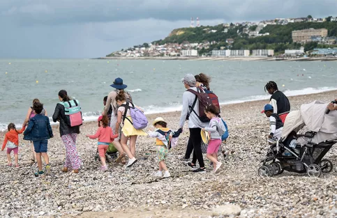 Journée au Havre pour trois Maisons des familles, temps en famille et entre amis sur la plage