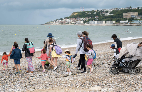 Journée au Havre pour trois Maisons des familles, temps en famille et entre amis sur la plage