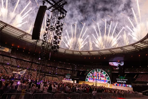 Veillée au stade de France avec Léon XIV 