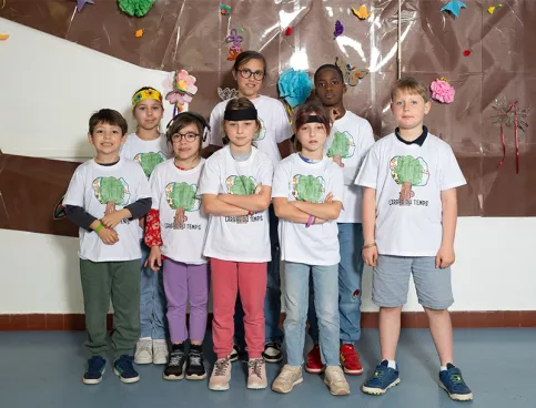 Projet de spectacle « L'arbre du temps » à l’école Pier Giorgio Frassati de St Cyr l'Ecole, avec l'aide de la fondation Foujita. Les élèves répètent le spectacle