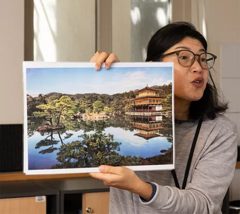 Elèves du LHP Saint-Antoine - Projet Foujita au musée Guimet, atelier de bonkei (jardin sur un plateau) animé par Hiroko Endo