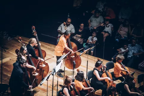 Les enfants travaillent leur instrument 4 heures par semaine sur le temps périscolaire, par pupitre de 15. (c) DR