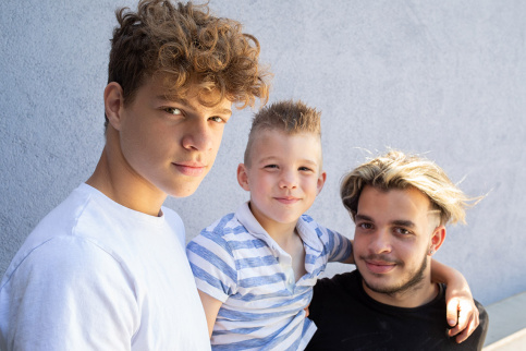 Matthéo, Guillian et Lorenzo, trois frères accueillis à La Valbourdine de Toulon avec leur soeur (c) Besnard/Apprentis d'Auteuil