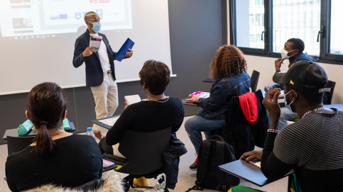 Un cours collectif de code à Mob' and Go de Villeurbanne (c) Besnard/Apprentis d'Auteuil