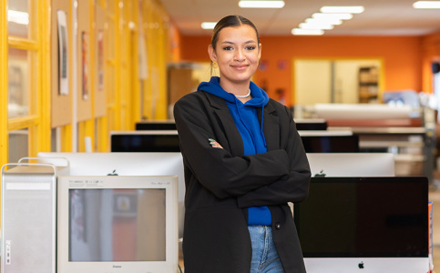 Orlane, 18 ans, en formation Industries graphiques au lycée professionnel Saint-Michel (Priziac, 56) , se mobilise pour les droits des femmes. © Igor Lubinetsky/Apprentis d'Auteuil