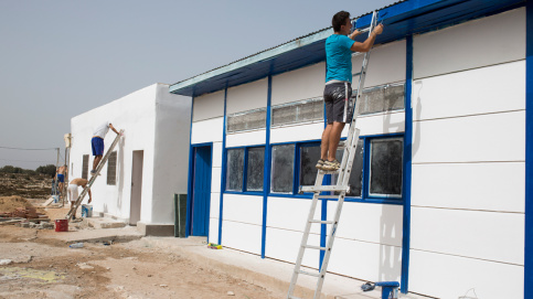 Le chantier consistait principalement à rénover les salles de classe d'un village situé près d'Essaouira. Photos Besnard/Apprentis d'Auteuil