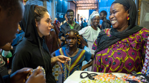 Le chantier était également l'occasion de découvrir la culture sénégalaise. Ici, le grand marché de Ziguinchor.