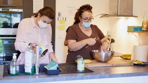 Aux établissements sociaux Saint-Nicolas à Saumur, le travail auprès des jeunes d'une monitrice éducatrice (c) Fabien Tijou/Apprentis d'Auteuil