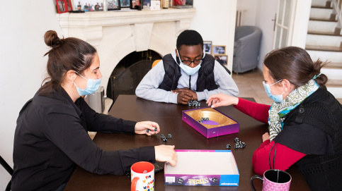 L'accompagnement éducatif passe aussi par le jeu, comme ici à la Mecs Saint-François-de-Sales à Marseille (c) Besnard/Apprentis d'Auteuil L'accompagnement éducatif passe aussi par le jeu, comme ici à la Mecs Saint-François-de-Sales à Marseille (c) Besnard/Apprentis d'Auteuil