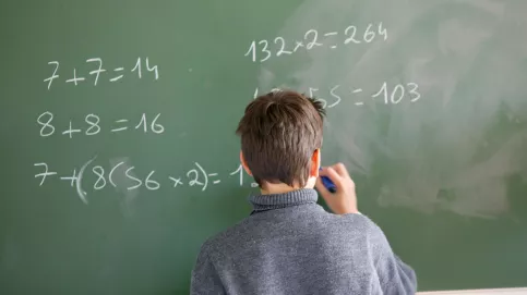 En Sciences, Singapour se classe en tête du classement de l'enquête PISA 2016. Le Japon, L'Estonie, la Finlande et le Canada arrivent juste derrière. © Phovoir-Images