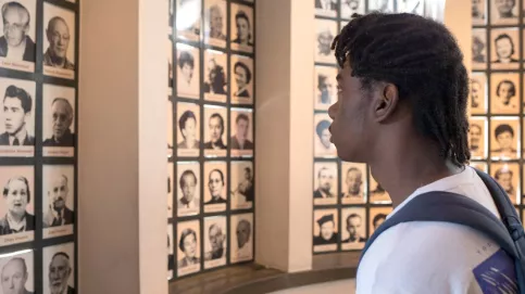 Kounta, au musée Schindler de Cracovie (C) Philippe Besnard / Apprentis d'Auteuil 