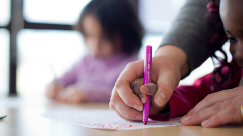 Graphomotricité en maternelle (c) Besnard/Apprentis d'Auteuil