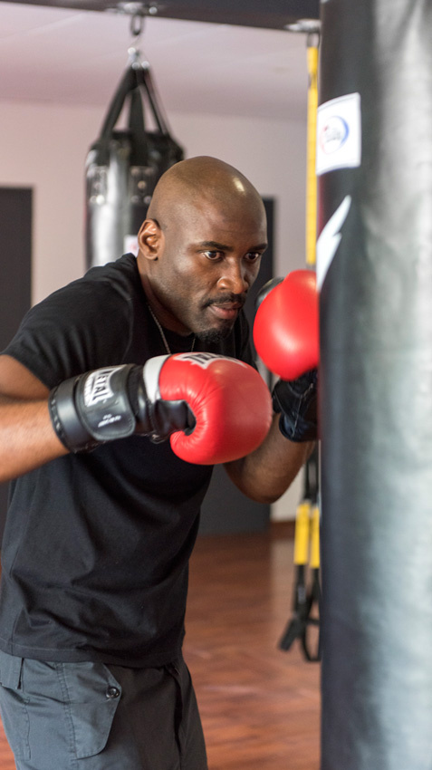 Elijah Bokeli dans sa salle de sport (c)JP Pouteau/Apprentis d'Auteuil