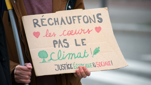 Les jeunes se mobilisent autour de l'urgence climatique (c) AdobeStock