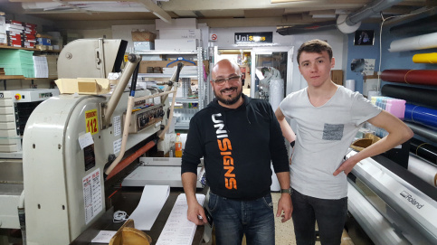 Alexandre en bac pro productions graphiques à Saint-Michel (56) en stage à Uniprint à Malte. Photo : Apprentis d'Auteuil Alexandre en bac pro productions graphiques à Saint-Michel (56) en stage à Uniprint à Malte. Photo : Apprentis d'Auteuil