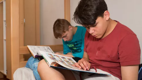 En 2017, les bandes dessinées passionnent toujours autant les jeunes lecteurs ! © Besnard/Apprentis d'Auteuil 