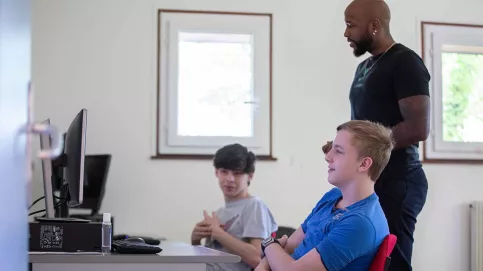 Le suivi des jeunes restés en Maison d'enfants durant le confinement, ici Saint-Jean à Sannois (c) Besnard / Apprentis d'Auteuil