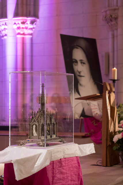 Reliquaire de sainte Thérèse de Lisieux (c) Apprentis d'Auteuil