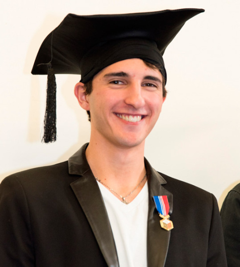 Matthieu, mention très bien au bac STI2D, lycée Sainte-Thérèse, Paris (c) JP Pouteau / Apprentis d'Auteuil