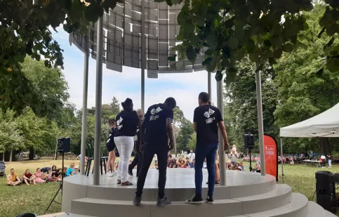 Villeurbanne, samedi 27 juin, 17h, place au spectacle ! 