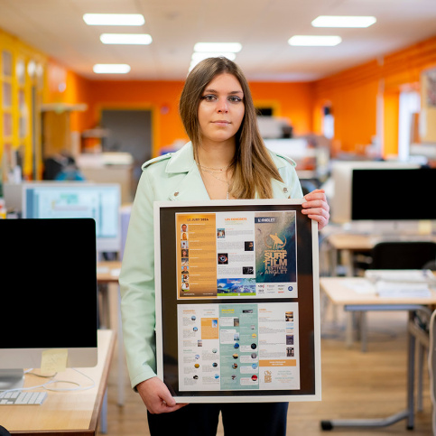 Elisa, Meilleure Apprentie de France du lycée professionnel Saint-Michel a préparé le concours en industrie graphique  