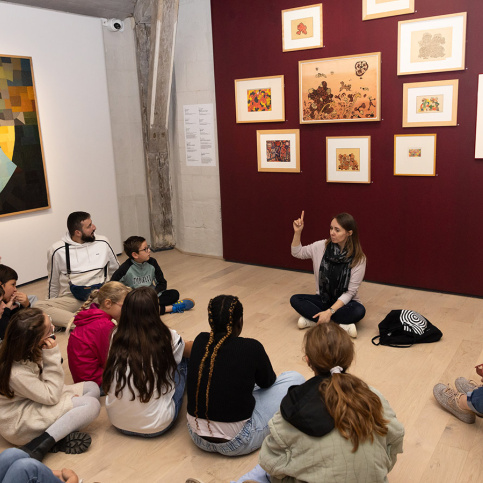 MECS Saint Nicolas à Fontevraud, visite de l'exposition Gaston Chaissac avec Cécile Dufey, médiatrice culturelle