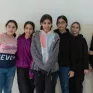 Un groupe de jeunes filles de l'accueil de jour de Dora