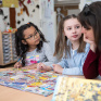 Ecole Pier Giorgio Frassati annexe Saint-Cyr – Innovation pédagogique - cours en petit groupe avec une adulte
